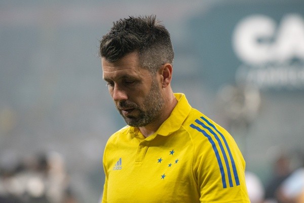 Foto: (Alessandra Torres/AGIF) - Caso os conselheiros do Cruzeiro aprovem a venda das ações da SAF a Ronaldo, a tendência é que Paulo Pezzolano ganhe mais reforços para 2022 Foto: (Alessandra Torres/AGIF) - Caso os conselheiros do Cruzeiro aprovem a venda das ações da SAF a Ronaldo, a tendência é que Paulo Pezzolano ganhe mais reforços para 2022