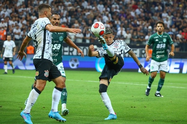  Marcello Zambrana/AGIF/ Corinthians em campo contra o Guarani, pelo Paulistão. 