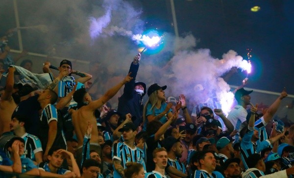 Silvio Avila/Getty Images/ Torcida do Grêmio. 