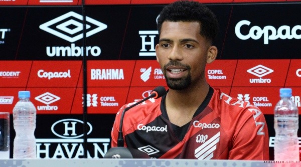 Matheus Fernandes: fora de combate no Furacão - Foto: Site do Athletico