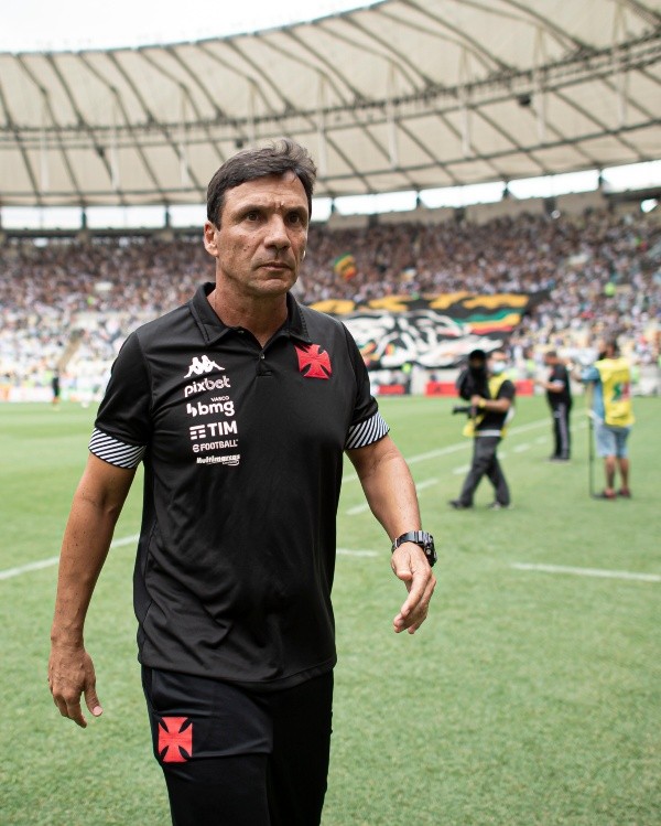 Zé Ricardo segue no comando do Vasco para Série B (Foto: Jorge Rodrigues/AGIF)