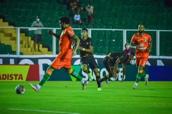 Foto: (R.Pierre/AGIF) - Lucas Barboza, que estava no Camboriú, também foi anunciado pelo Quadricolor