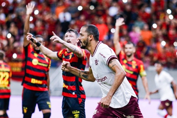 Foto: (Rafael Vieira/AGIF) - Anselmo Ramon assumiu a função de homem-gol do CRB neste início de ano