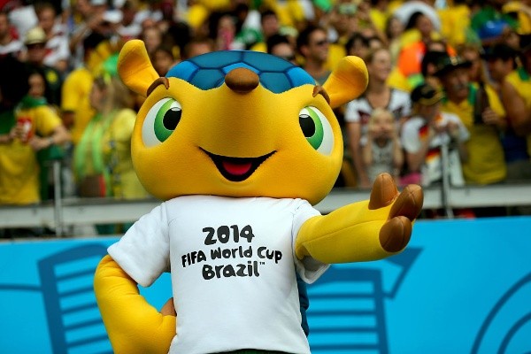 AMA/Corbis via Getty Images/ Fuleco, mascote da Copa do Mundo 2014. 