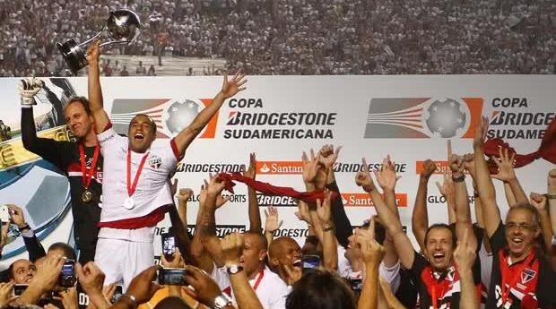 Foto: Gustavo Tilio / Globoesporte.com - SPFC comemorando título inédito Foto: Gustavo Tilio / Globoesporte.com - SPFC comemorando título inédito