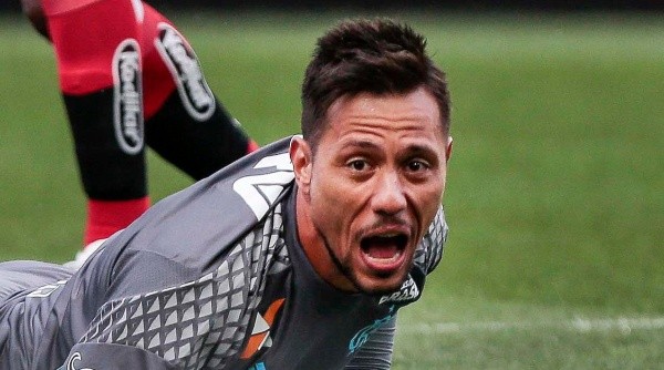 Diego Alves é um dos alvos do São Paulo (Foto: Ale Cabral/AGIF) Diego Alves é um dos alvos do São Paulo (Foto: Ale Cabral/AGIF)