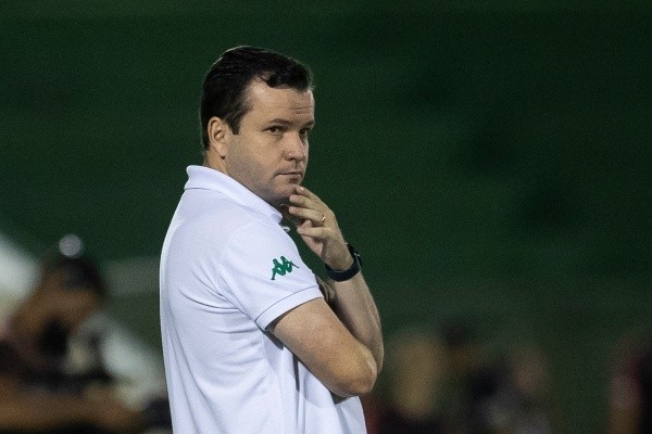 Foto: (Diogo Reis/AGIF) - Daniel Paulista espera receber reforços no Guarani em breve