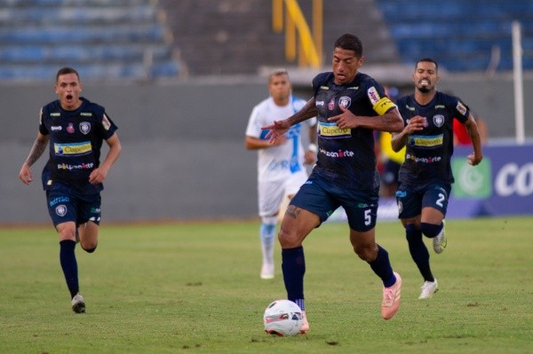 Foto: (Marcos Zanutto/AGIF) - Ralf vinha sendo o capitão do Cianorte no Campeonato Paranaense