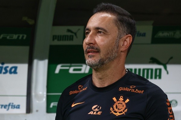 Vitor Pereira, técnico do Corinthians (Foto: Marcello Zambrana/AGIF) Vitor Pereira, técnico do Corinthians (Foto: Marcello Zambrana/AGIF)