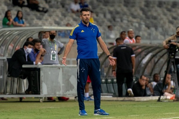 ( Foto: Alessandra Torres/AGIF) Pezzolano lamenta chances perdidas do Cruzeiro