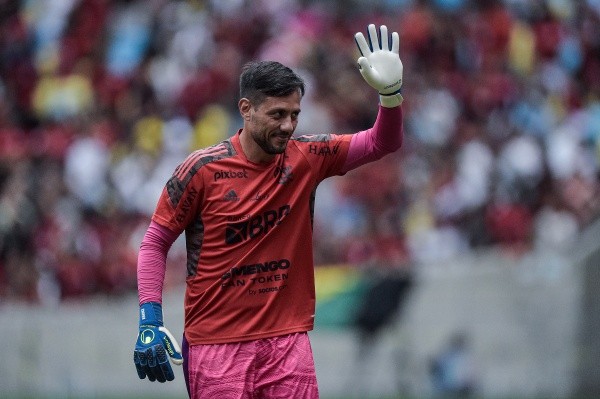 Foto: (Thiago Ribeiro/AGIF) - Na reserva, Diego Alves é um dos cotados a saírem do Flamengo