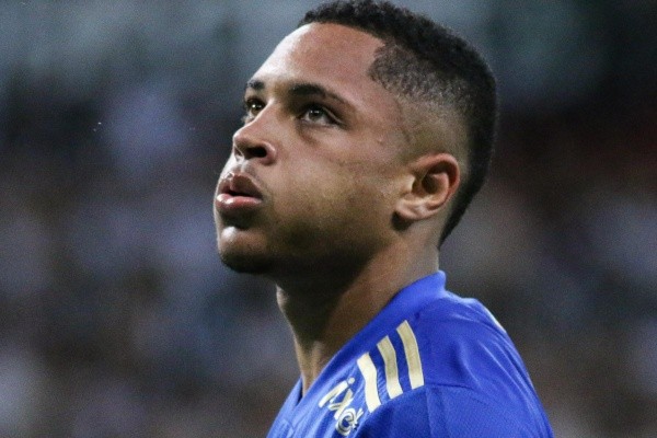 Vitor Roque está de saída do Cruzeiro (Foto: Fernando Moreno/AGIF) Vitor Roque está de saída do Cruzeiro (Foto: Fernando Moreno/AGIF)