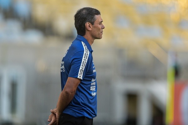 Bustos prepara time para Copa do Brasil (Foto: Thiago Ribeiro/AGIF)