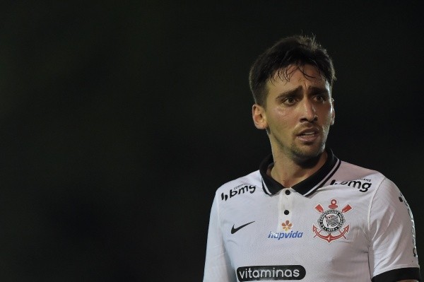 Gustavo Mosquito está na mira do Internacional (Foto: Thiago Ribeiro/AGIF)