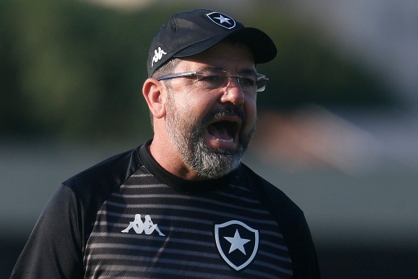Enderson em recente passagem pelo Botafogo - Foto: Vitor Silva/Botafogo