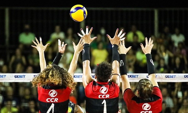 Eliezer Esportes/Praia Clube/arquivo/ Primeiro duelo entre Praia Clube e Sesc Flamengo. 