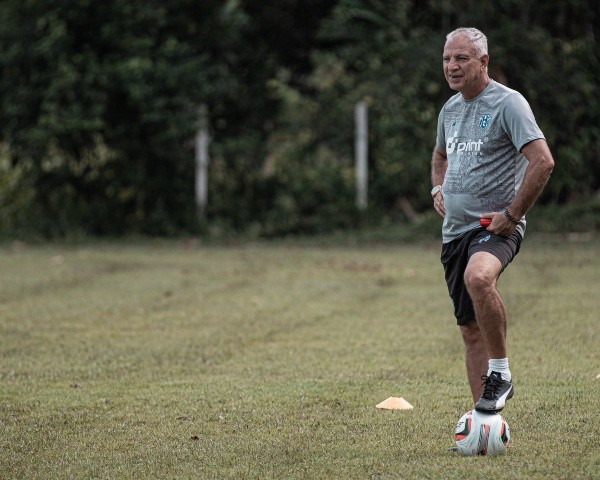 Foto: (Jorge Luís Totti/Paysandu) - Márcio Fernandes comandou mais um treino do Paysandu nesta quarta (13)
