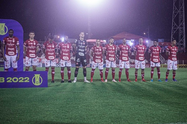 Foto: (Heber Gomes/AGIF) - O Vila Nova enfrentou vaias da torcida colorada após o término da 2ª rodada da Série B