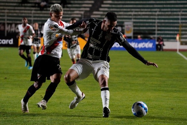 Javier Mamani/Getty Images / Corinthians em campo pela Libertadores. 