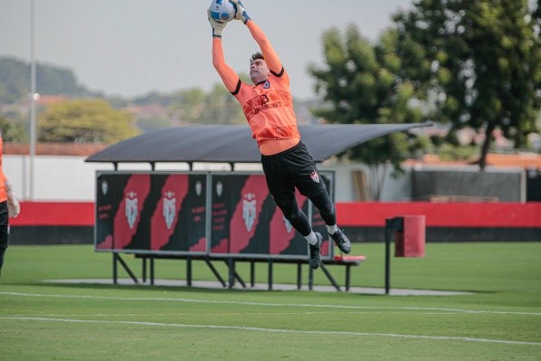 Foto: (Flickr Oficial Atlético-GO/Bruno Corsino/ACG) - Luan Polli espera continuar ajudando o Dragão nesta temporada