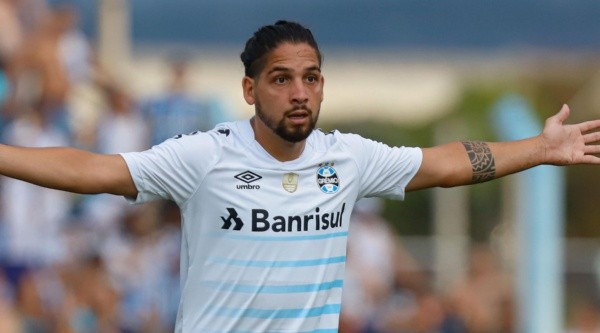 Benítez tem perdido espaço no Grêmio (Foto: Maxi Franzoi/AGIF)