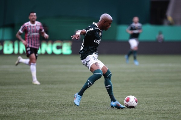 Foto: Ettore Chiereguini/AGIF – Palmeiras definiu valor de R$ 125 milhões para negociar o volante Danilo