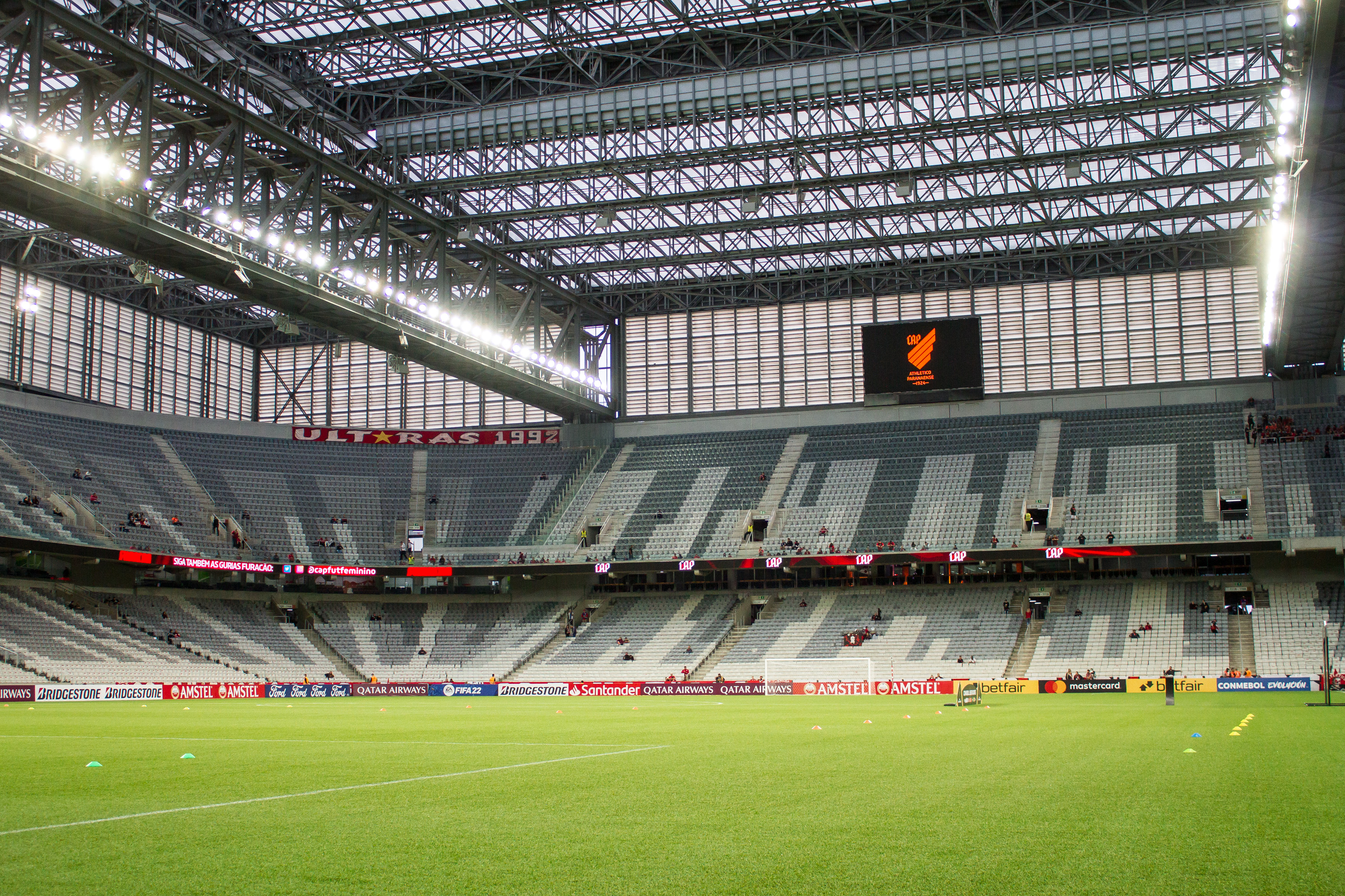 Foto: (Robson Mafra/AGIF) - O Athletico firmou uma parceria para transmitir os jogos com seu mando de campo no Brasileirão no canal 'Casimito', da Twitch