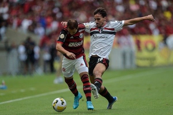 Foto: (Thiago Ribeiro/AGIF) - Contestado pela torcida do São Paulo, Igor Gomes também foi alvo de críticas