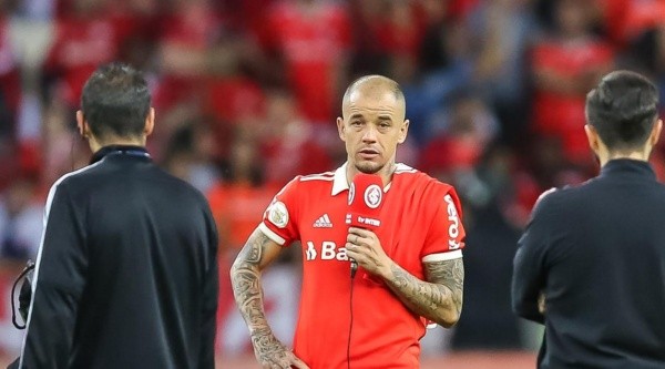 D'Alessandro em sua despedida do Internacional (Foto: Pedro H. Tesch/AGIF)