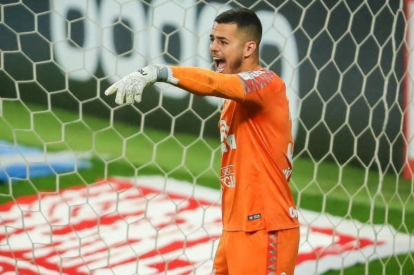 Foto: (Pedro H. Tesch/AGIF) - Após sofrer lesão na mão, João Paulo ainda não tem prazo para voltar a ficar à disposição na Chape Foto: (Pedro H. Tesch/AGIF) - Após sofrer lesão na mão, João Paulo ainda não tem prazo para voltar a ficar à disposição na Chape