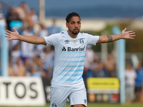 Benítez está tendo pouco espaço no Grêmio (Foto: Maxi Franzoi/AGIF)
