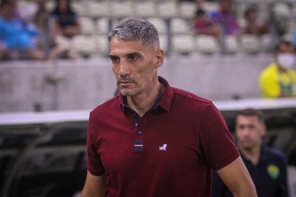 Vojvoda deve mexer no time do Fortaleza para final (Foto: Lucas Emanuel/AGIF)