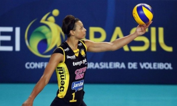 Gáspar Nóbrega/Inovafoto/CBV/ Walewska em quadra. Gáspar Nóbrega/Inovafoto/CBV/ Walewska em quadra.