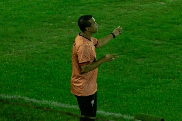 Foto: Volmer Perez/AGIF – Rodrigo Chagas é o nome mais cotado para assumir o Vitória