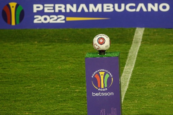 Paulo Paiva/AGIF/  Em reestreia de Roberto Fernandes no Náutico, treinador terá desfalques e retoma antigo esquema tático para duelo da final. 