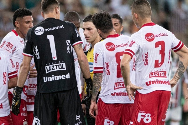Foto: (Jorge Rodrigues/AGIF) - O Vila Nova quer deixar a polêmica da Copa do Brasil para trás para focar no duelo contra o Ituano