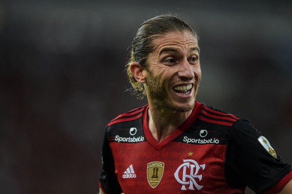 Filipe Luís deve ficar no banco de reservas (Foto: Thiago Ribeiro/AGIF)