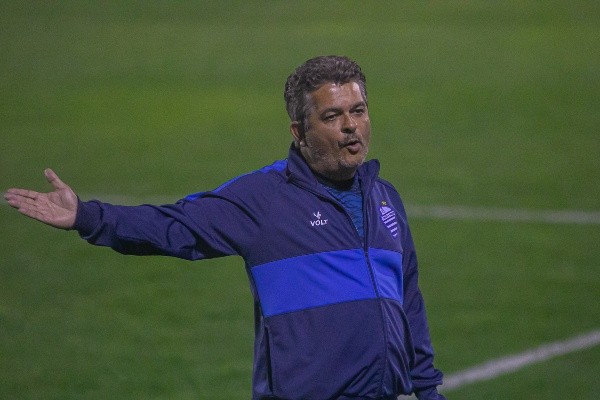 Foto: (Volmer Perez/AGIF) - O último trabalho de Ney Franco foi no CSA, na Série B 2021