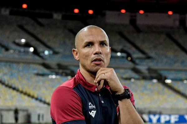 Foto: (Thiago Ribeiro/AGIF) - Higo Magalhães espera conquistar sua primeira vitória nesta Série B