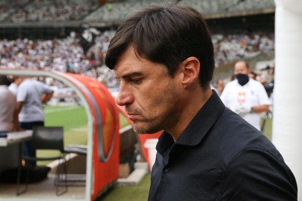 Foto: (Fernando Moreno/AGIF) - Alexander Medina era criticado pela torcida do Inter por conta do sistema defensivo Foto: (Fernando Moreno/AGIF) - Alexander Medina era criticado pela torcida do Inter por conta do sistema defensivo