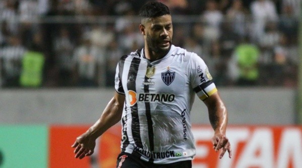 Hulk em ação em Atlético-MG x Coritiba  (Foto: Fernando Moreno/AGIF)