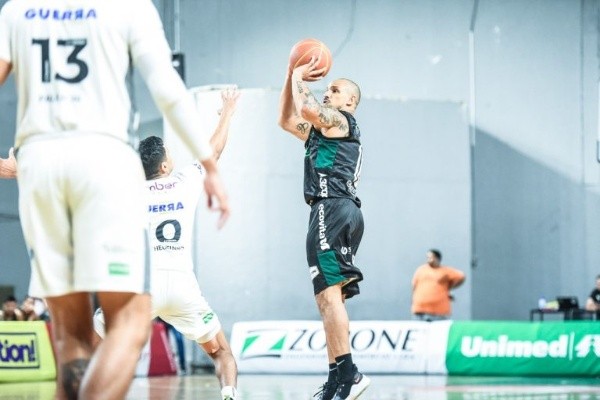 Victor Lira/Bauru Basket / Bauru vence Pato e avança às quartas de final do NBB