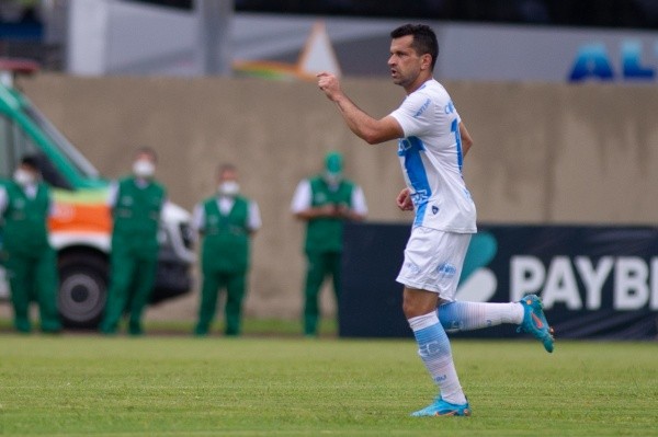 Foto: (Marcos Zanutto/AGIF) - Eltinho deve ser a única novidade do Londrina para enfrentar o Vila Nova