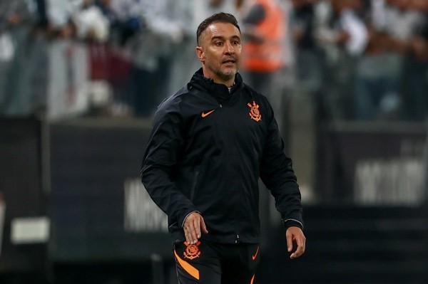  Marcello Zambrana/AGIF/ Vítor Pereira na Neo Química Arena. 