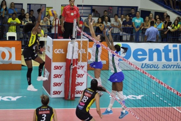 Divulgação/Dentil/Praia Clube/ MinasTênis Clube x Praia Clube: saiba onde assistir AO VIVO o segundo jogo da final da Superliga feminina. 
