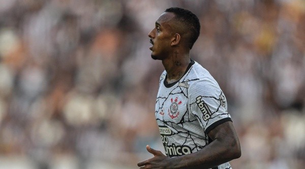 Raul Gustavo voltou a ser utilizado no Corinthians (Foto: Thiago Ribeiro/AGIF)