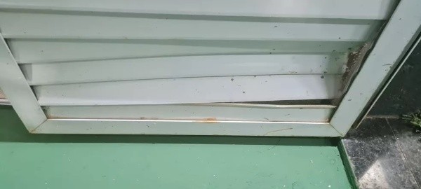 Foto: Fernando Lima/Goiás/ Porta do vestiário da arbitragem. 