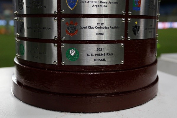 Foto: (Ricardo Moreira/Getty Images) - O Palmeiras tem três titulos da Libertadores (1999, 2020 e 2021), enquanto o Corinthians tem apenas um (2012)