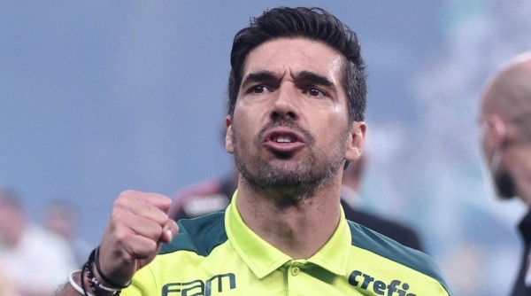 Abel Ferreira pediu a chegada de um centroavante e um meia para o Palmeiras (Foto: Ettore Chiereguini/AGIF)