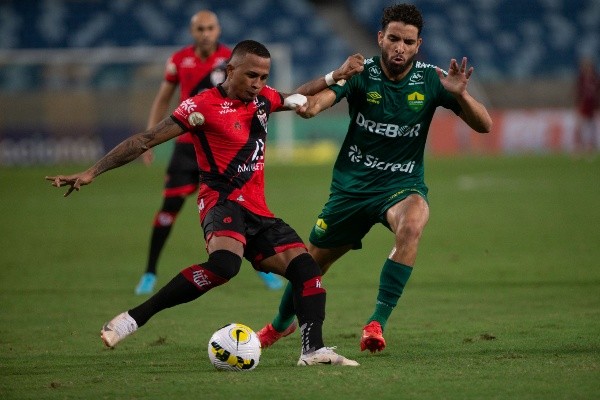 Gil Gomes/AGIF/ 'Algo que nos machuca'; Louzer é sincero sobre empates sofridos nos minutos finais em jogos do Brasileirão. 